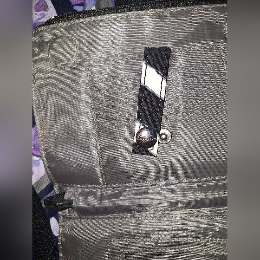 Thirty-One Black and White Chevron Crossbody Bag - Picture 8 of 9